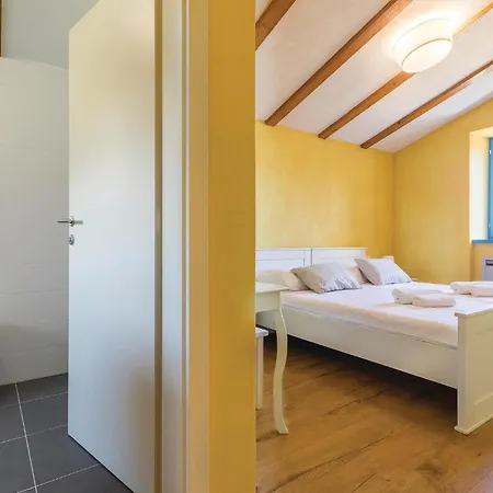9 Bedroom Lovely In Holiday home *