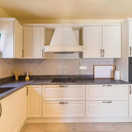 Holiday home 9 Bedroom Lovely In