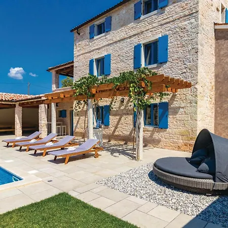 9 Bedroom Lovely In * Bokordici