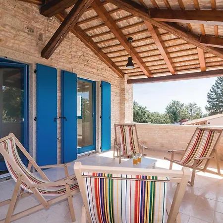 Holiday home 9 Bedroom Lovely In Bokordici