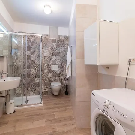 9 Bedroom Lovely In * Bokordici