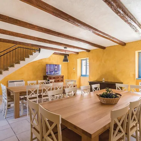 9 Bedroom Lovely In Holiday home *