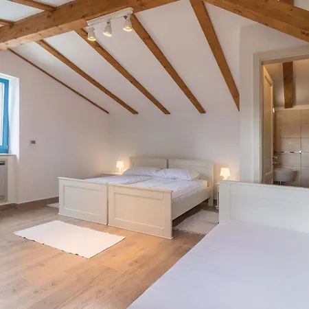 Holiday home 9 Bedroom Lovely In *