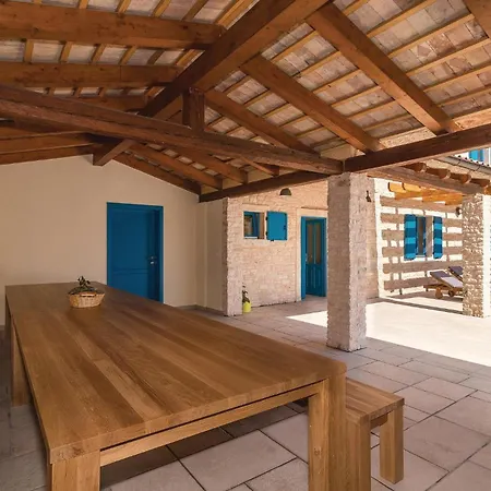 9 Bedroom Lovely In