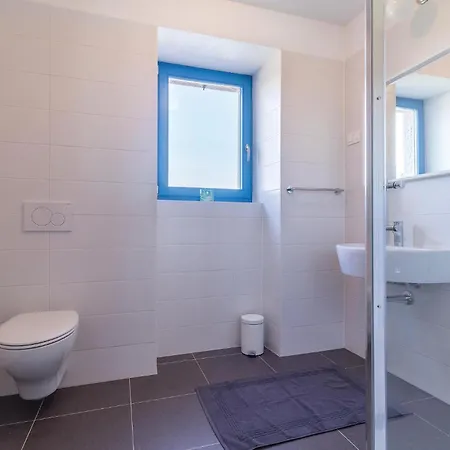 9 Bedroom Lovely In Bokordici