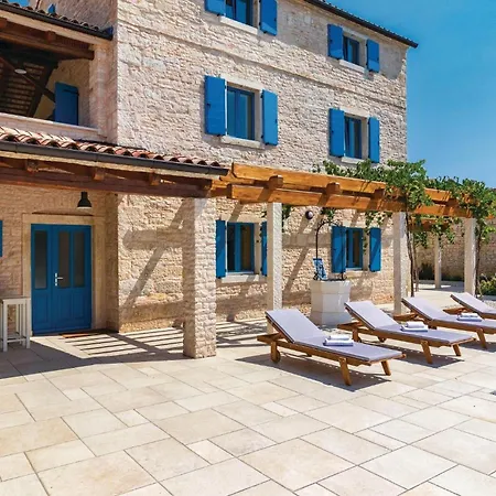 Casa vacanze 9 Bedroom Lovely In Bokordići
