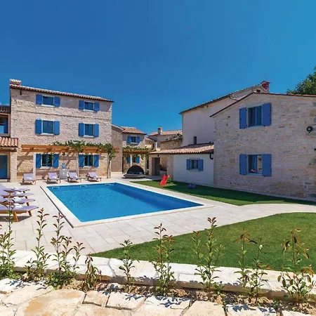 9 Bedroom Lovely In Holiday home